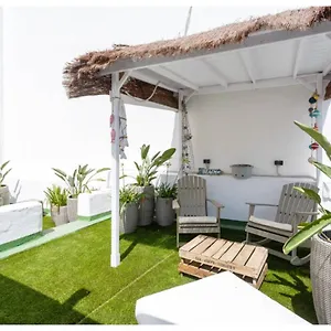 https://tico-terraza-cadiz-playa-caleta-beach-house.es-andalucia.com